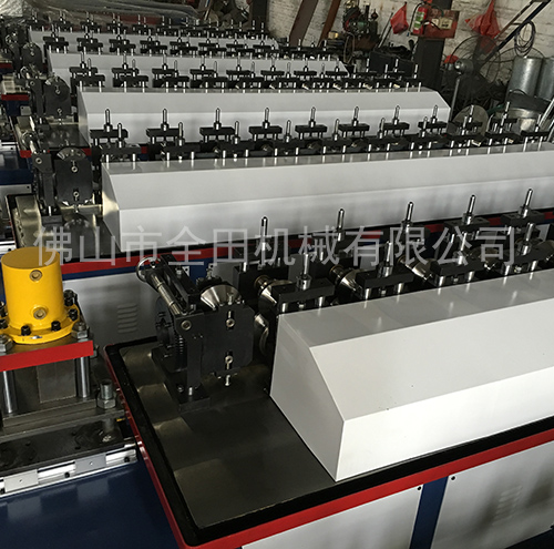 轻钢龙骨机价格