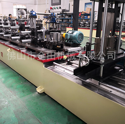 数控方通机 数控方通机